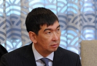 Кандидат в мэры Бишкека Азиз Суракматов сдал документы в ТИК