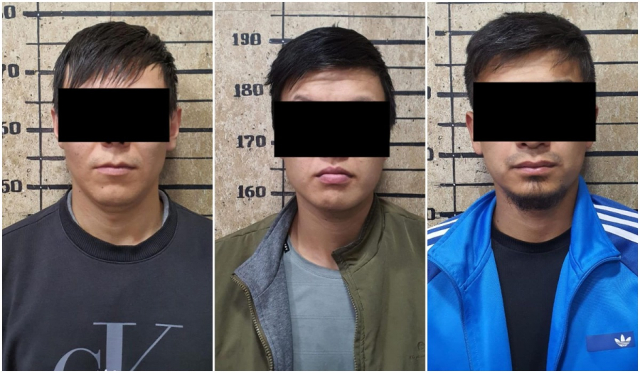 У бишкекчанина на улице отобрали деньги и iPhone, задержаны трое парней
