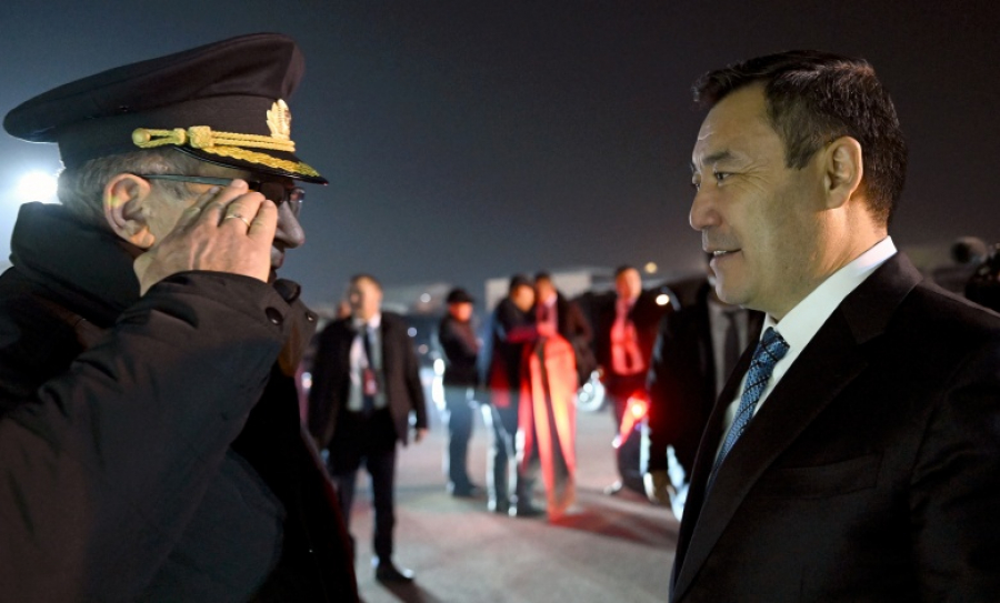 Садыр Жапаров завершил визит в Армению и вернулся в Кыргызстан