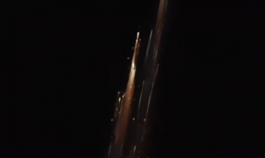 Жители Дальнего Востока наблюдали редчайшее явление: полет кометы Понса-Брукса - видео