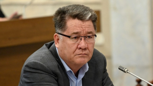 Акбокон Таштанбеков Нурдоолоту Базарбаеву: Сколько женщин среди губернаторов, акимов и начальников РОВД?