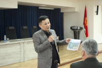 В Бишкеке презентовали книгу "Слово о воинской доблести красного командира"