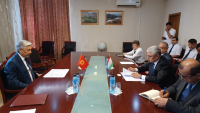 Посол КР в РТ встретился в Душанбе с председателем Госкомитета по земельному управлению и геодезии Таджикистана