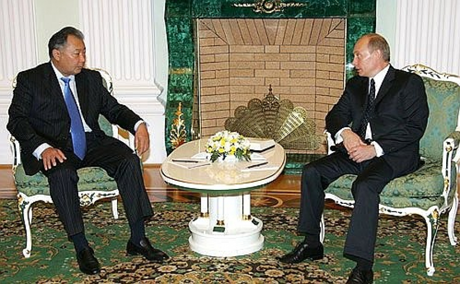 «Власть Бакиева свергли простой народ и Владимир Путин»
