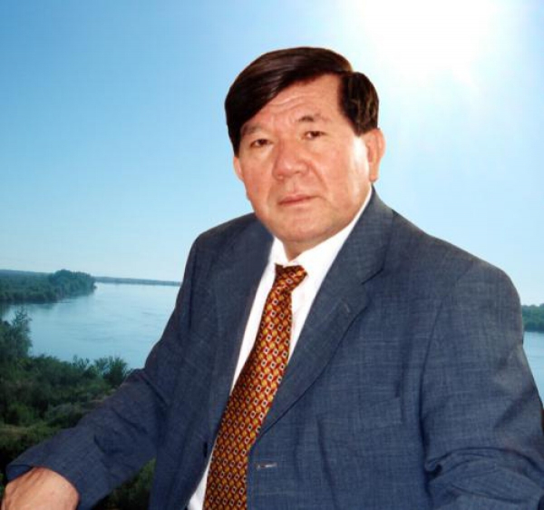 Умер казахстанский поэт Мухтар Шаханов