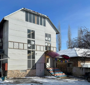 В Ала-Буке главный архитектор незаконно оформил на родственников участок в 10 соток