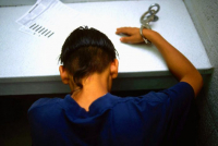 Свыше 1800 детей оказались вовлечены в преступность в Кыргызстане в 2025 году