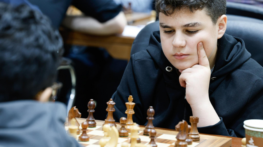 13-летний турецкий вундеркинд поставил мат величайшему шахматисту всех времен