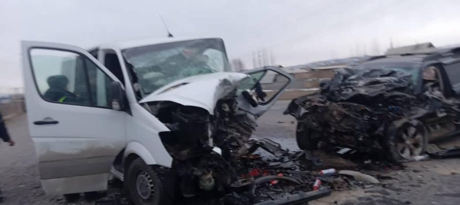 В аварии на трассе Бишкек – Ош пострадали 10 человек (фото)