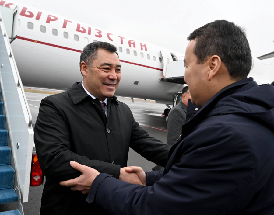 Садыр Жапаров с рабочим визитом прибыл в Астану - фото