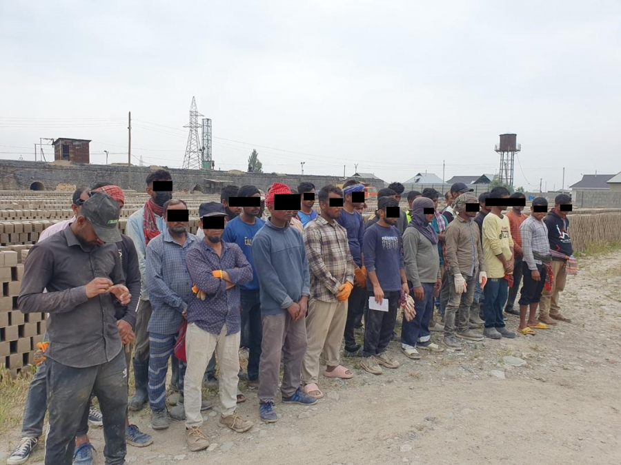 В Джалал-Абадской области задержали 11 нелегалов - граждан Бангладеш (видео)