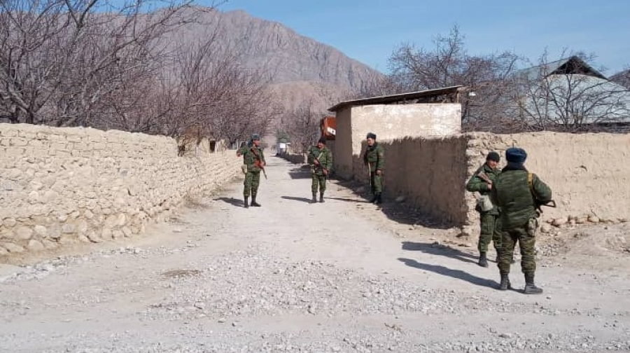 На границе с Таджикистаном произошел инцидент с применением оружия