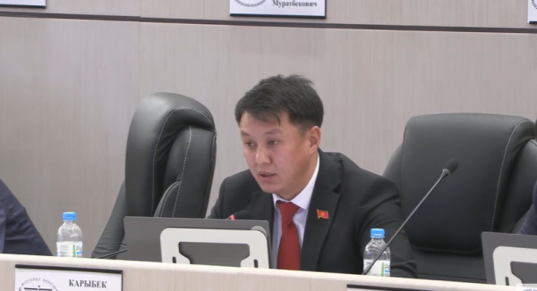 Карыбек уулу опасается, что ужесточение наказания за пьяное вождение ударит по семейному бюджету