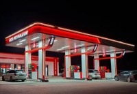 Владелец АЗС "Ред Петролеум" получит кредит в 36 млн долларов на закупку ГСМ
