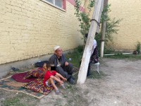 Жители Баткенского района выразили благодарность всем кыргызстанцам за оказанную помощь (видео)