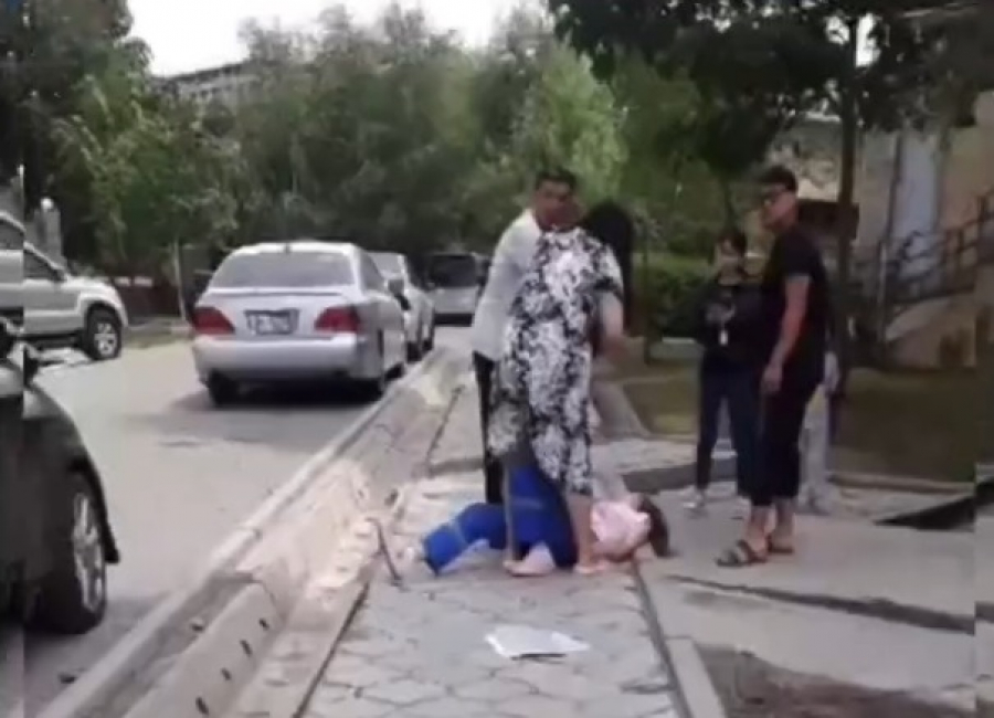 В Бишкеке избили врача скорой помощи, у нее угроза выкидыша - видео
