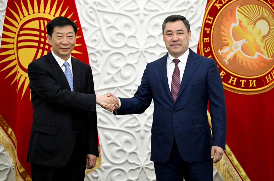 Садыр Жапаров встретился с председателем народного правительства провинции Шэньси (КНР)