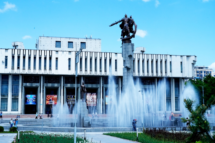 В Бишкеке открылся сезон фонтанов - фото