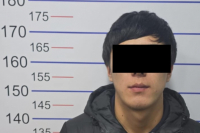 В Бишкеке избили водителя и повредили его машину