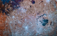NASA показало цветное изображение обратной стороны Луны