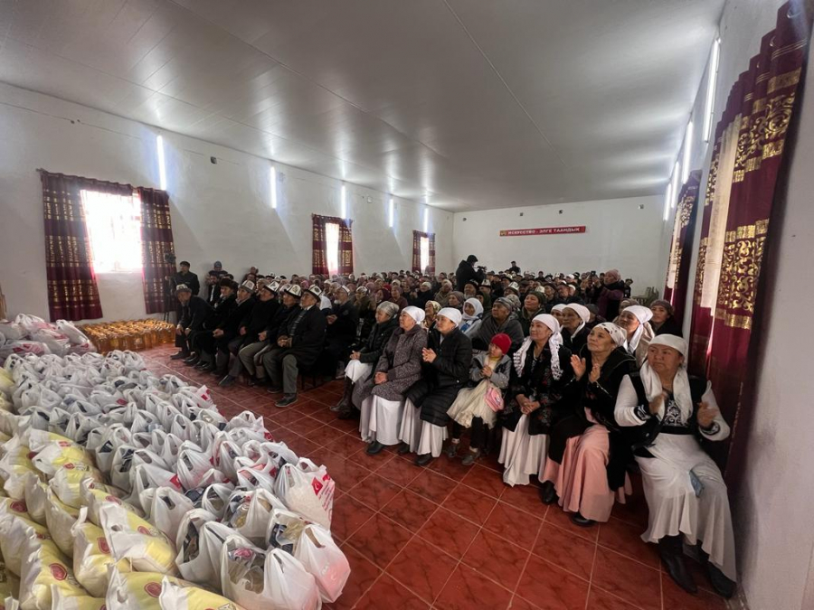 Турция оказала гуманитарную помощь 295 баткенским семьям (фото)