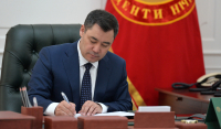 Садыр Жапаров подписал закон о назначении референдума по изменению Конституции