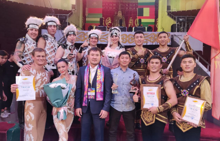 Кыргызстанские циркачи получили бронзовые награды на международном фестивале (фото)