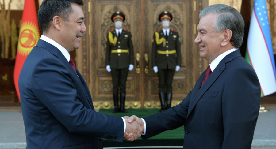 Садыр Жапаров поздравил президента Узбекистана Шавката Мирзиеева с победой на президентских выборах