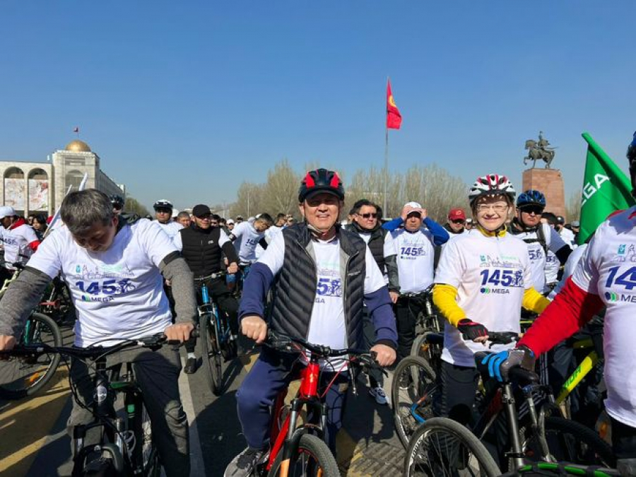 В открытии велосезона в Бишкеке поучаствовали 2 тысячи человек