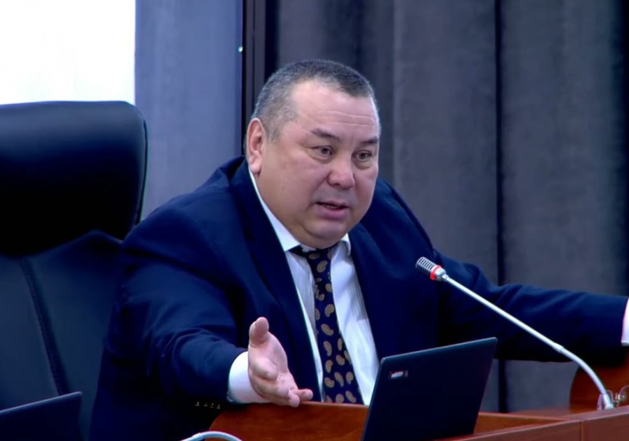 Балбак Тулобаев предложил, чтобы стройкомпании отдавали часть своей недвижимости