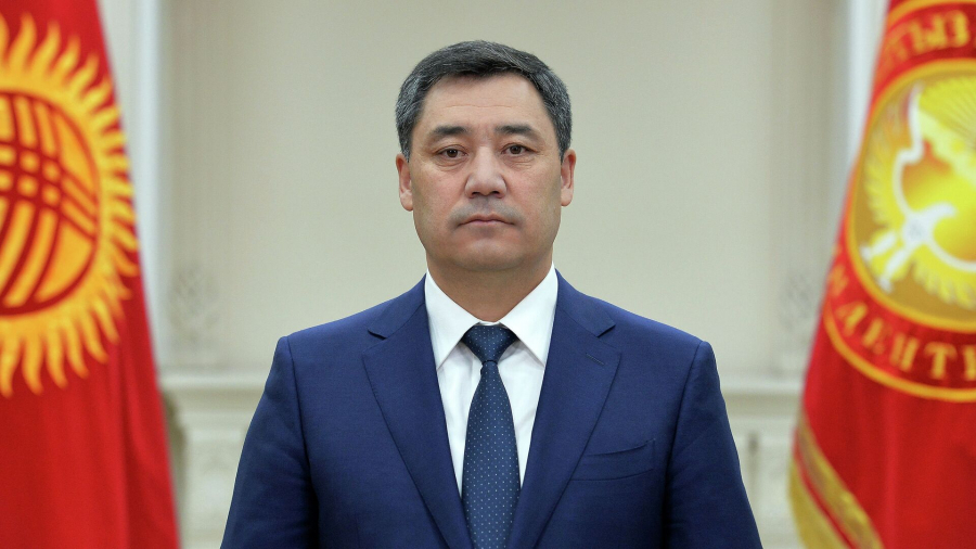 Садыр Жапаров поздравил кыргызстанцев с Международным днем пожилых людей