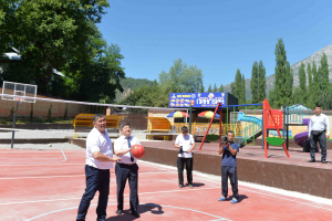 Акылбек Жапаров: Детские лагеря учат дисциплине