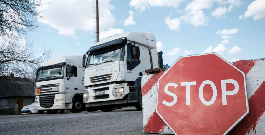 В Бишкеке ввели ограничение на движение грузовиков