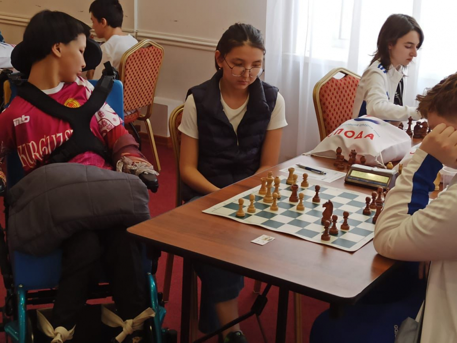 Юные шахматисты из Кыргызстана заняли 2-е место на международных соревнованиях