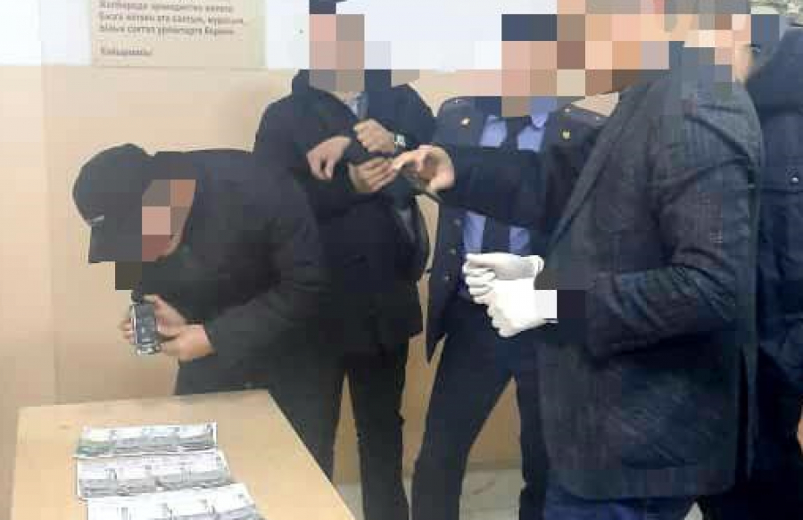 Задержан следователь полиции. Задержанные в отделении полиции. Милиция Кыргызстан задержание. Отделение милиции Киргизская.