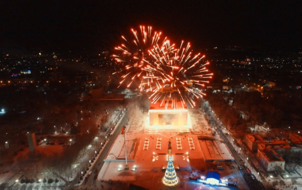 https://vesti.kg/media/k2/items/cache/6e21111907d74637b9b11f26e346718b_L.jpg