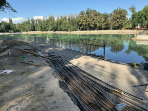 Озеро «Комсомольское» в Карагачевой роще наполнили чистой водой