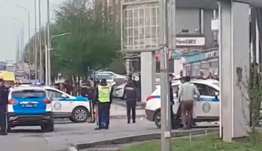 В Казахстане водитель вышел из автобуса, оставив его на ручном тормозе