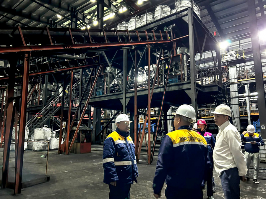 Мэр столицы Эмилбек Абдыкадыров посетил завод по обогащению угля в Улан-Баторе