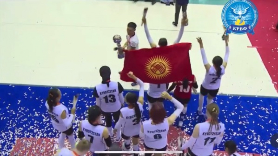 Женская сборная Кыргызстана по волейболу (U-20) выиграла чемпионат на Мальдивах