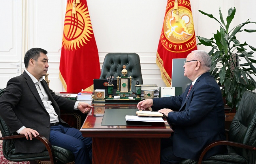 Садыр Жапаров обговорил с Каныбеком Осмоналиевым состояние кыргызского языка и перспективы его развития