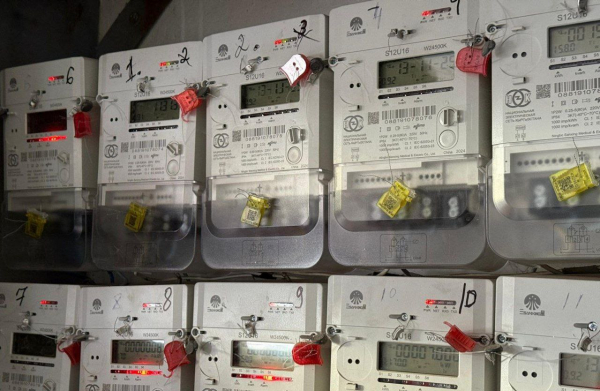 В Майлуу-Суу установили 6 850 «умных» электросчетчиков