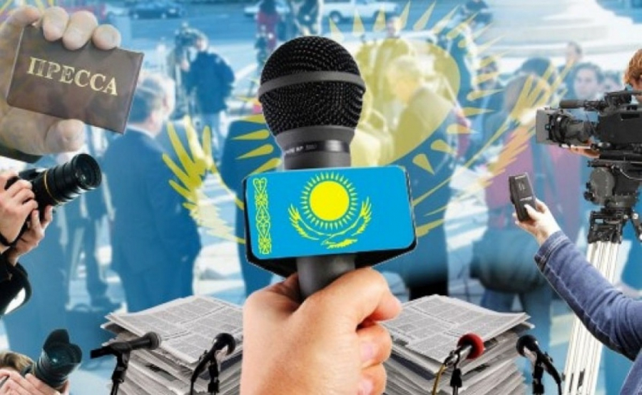 Токаев поздравил казахских журналистов с праздником