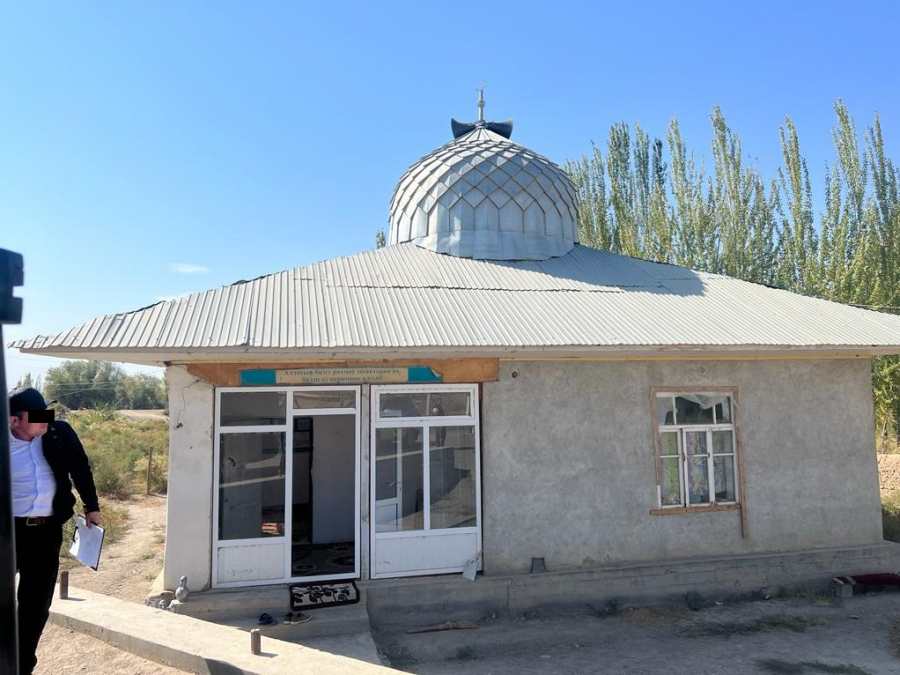 В Баткенской области приостановили деятельность 32 мечетей и 5 медресе
