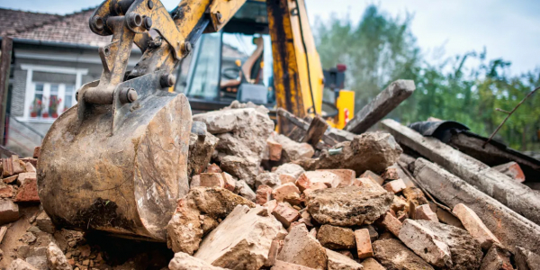 Минстрой пообещал не сносить старые дома, пока все жители не заселятся в новые