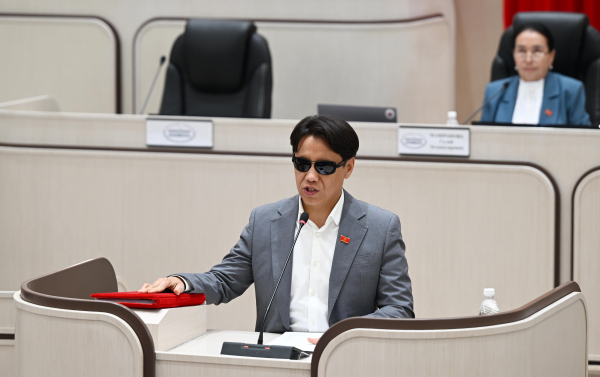 Бывший муж кыргызстанки требует деньги за согласие на выезд ребенка заграницу