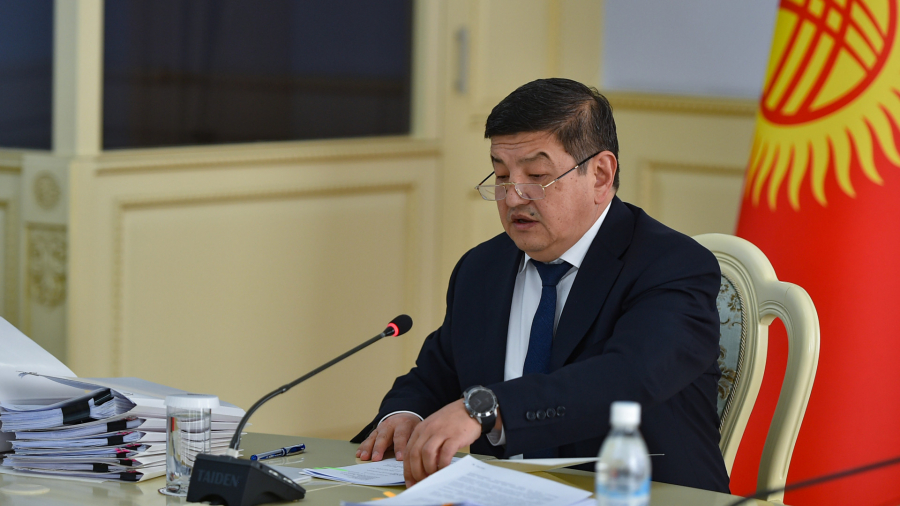 Акылбек Жапаров провел очередное заседание кабмина, на котором рассмотрено 13 вопросов