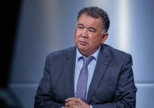 Туйгунаалы Абдраимова освободили под домашний арест. Он возместил ущерб
