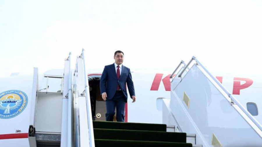Садыр Жапаров вылетел с госвизитом в Азербайджан