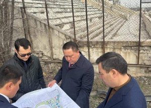 Глава государства внепланово посетил ипподром